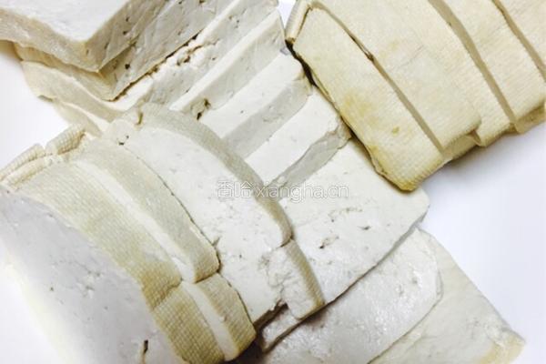 卤煮黄金豆腐的做法图解1