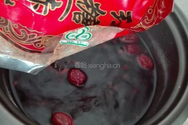 红糖黑豆甜汤的做法图解7
