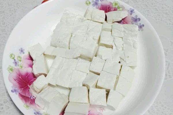 肉泥蒸豆腐的做法图解1