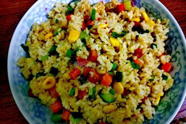 五彩黄金炒饭的做法图解4