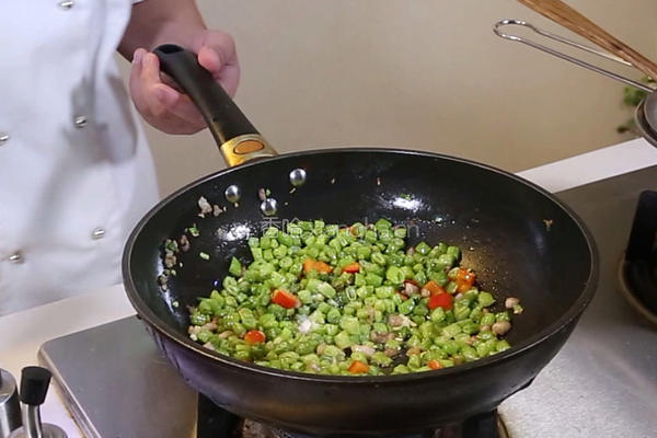 橄榄菜肉沫四季豆的做法图解7