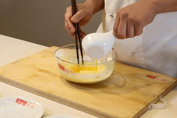 脆皮香蕉的做法图解2