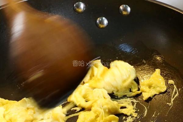 剁椒青蒜炒鸡蛋的做法图解4
