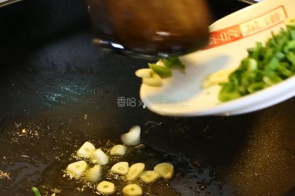剁椒青蒜炒鸡蛋的做法图解5