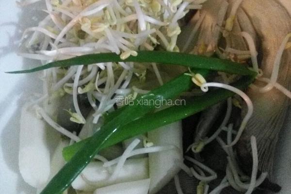 铁锅芋头粉汤的做法图解1