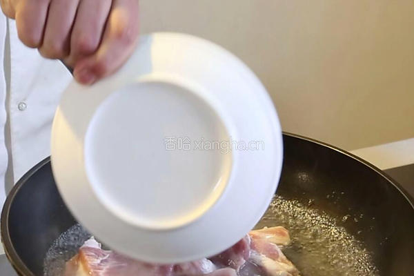 海带炖排骨的做法图解1