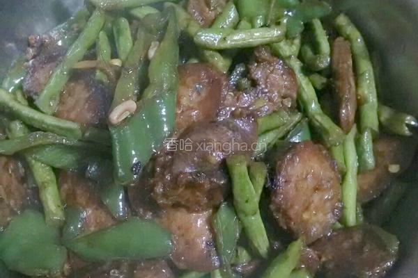 广式香肠炒豆角的做法图解3