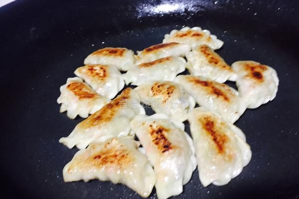 芹菜煎饺的做法图解15