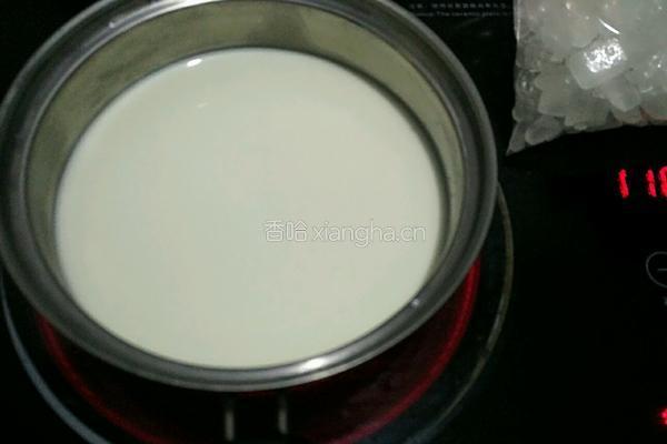 牛奶红豆木瓜西米露的做法图解3