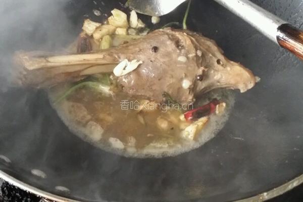 香焖羊腿的做法图解2