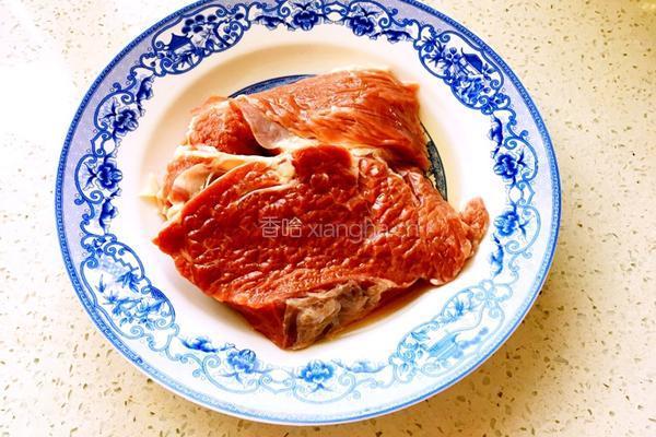 萝卜炖牛肉的做法图解1