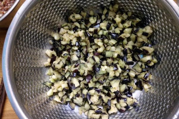 豆渣蒸包（茄子肉馅）的做法图解15