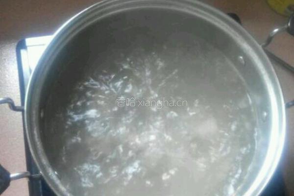 茶树菇排骨汤的做法图解4