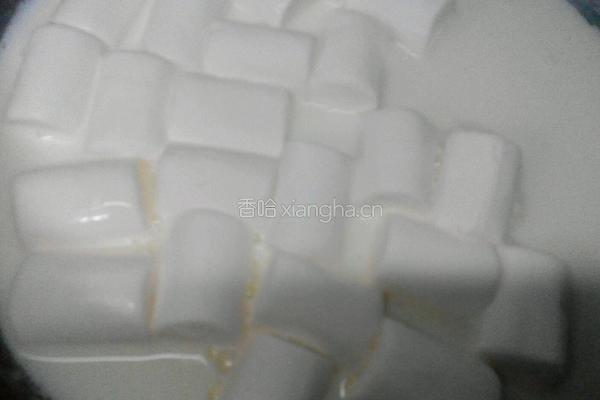 棉花糖牛奶布丁的做法图解2