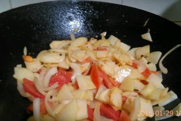 土豆炒番茄的做法图解4