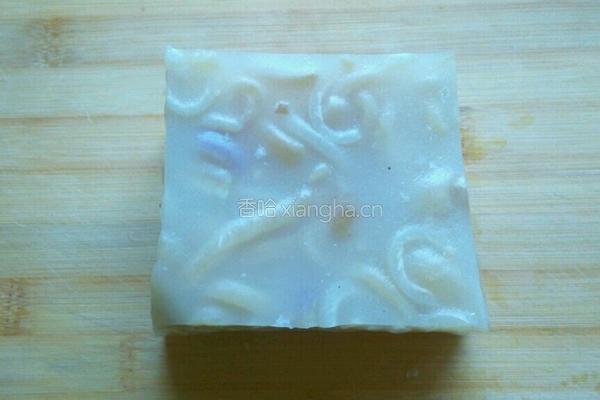 凉拌肉皮冻的做法图解1
