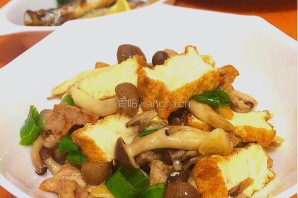 蟹味菇油豆腐炒肉丁的做法图解8
