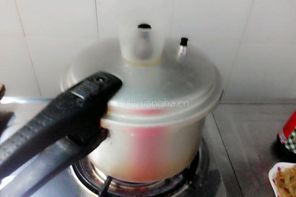 香菇排骨汤的做法图解5