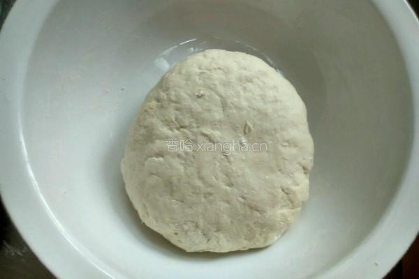 韭菜鸡蛋煎包的做法图解1