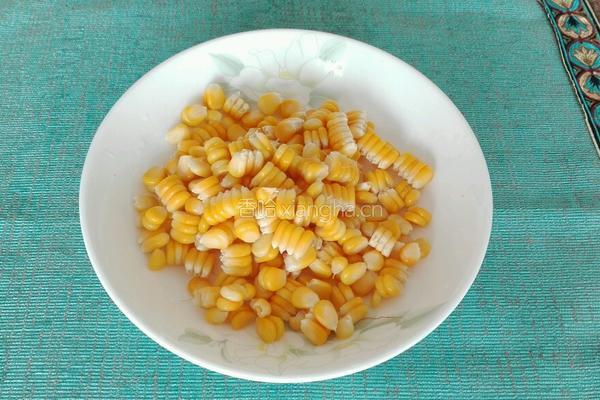 青红椒玉米炒松子的做法图解5