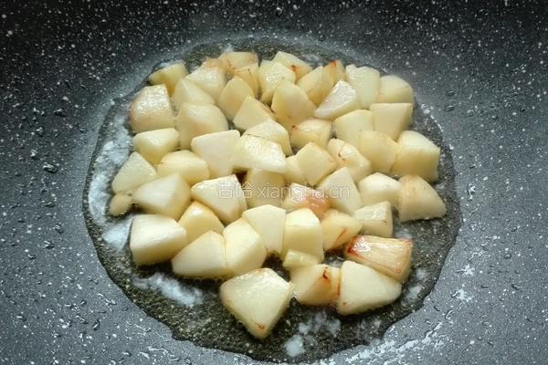 苹果炒饭的做法图解4