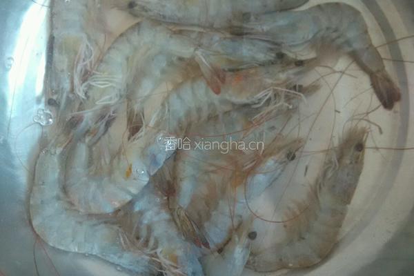 蒜蓉油菜大虾的做法图解1