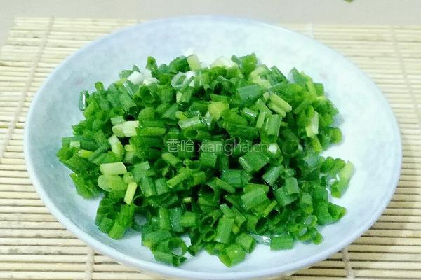 葱油饼的做法图解1