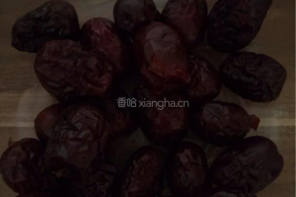枣泥核桃糕的做法图解1