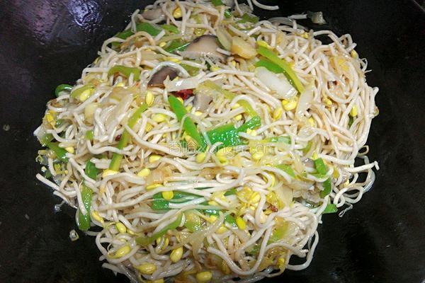 蔬菜炒面的做法图解6