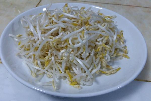 豆芽烩韭菜的做法图解1