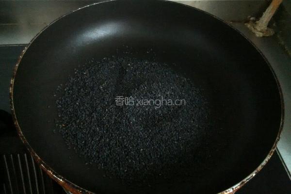 黑芝麻牛轧糖的做法图解2
