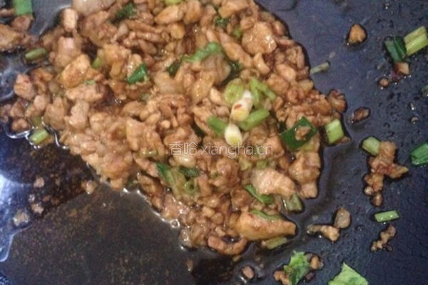 瘦肉热面汤的做法图解4