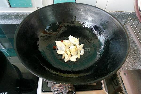 啤酒香菇炖鸡腿的做法图解4