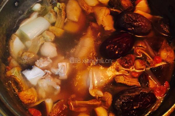 松茸莲子柴鸡汤的做法图解4