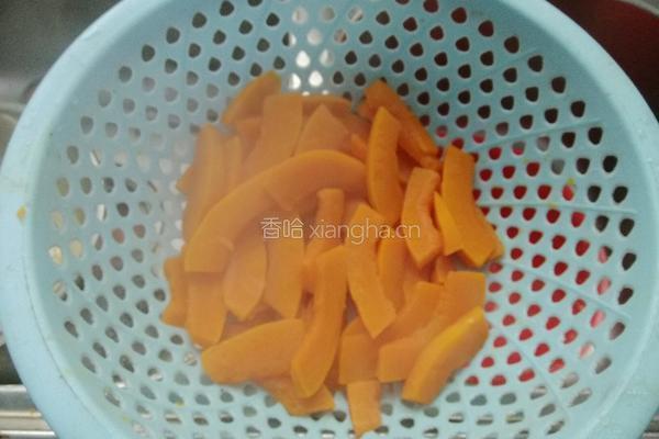 蛋黄焗南瓜的做法图解6