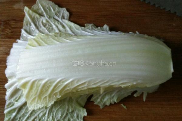 剁椒炒白菜干肉丝的做法图解1