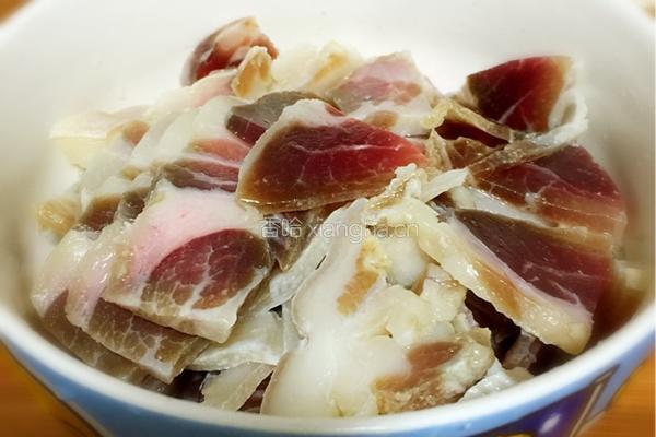 咸肉香肠菜饭的做法图解2