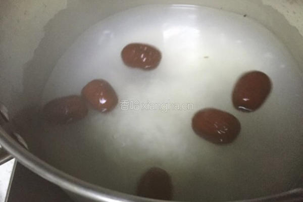 酒酿汤圆的做法图解1