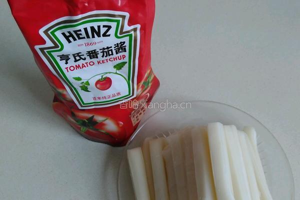 番茄酱炒年糕的做法图解1