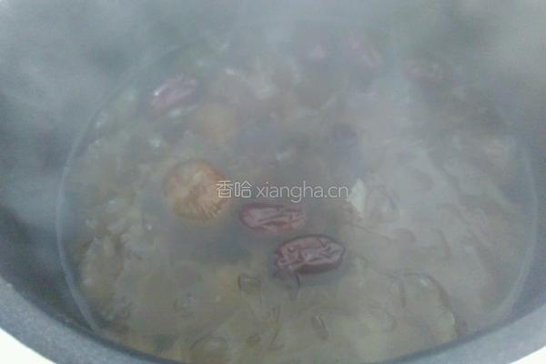 双枣桂圆银耳汤的做法图解5