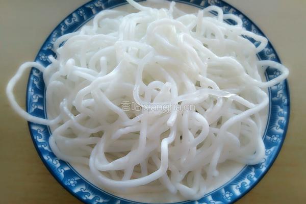 三鲜土豆粉的做法图解2