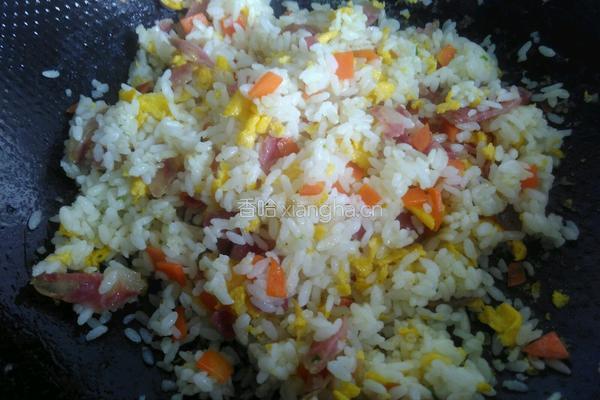香肠鸡蛋炒饭的做法图解7