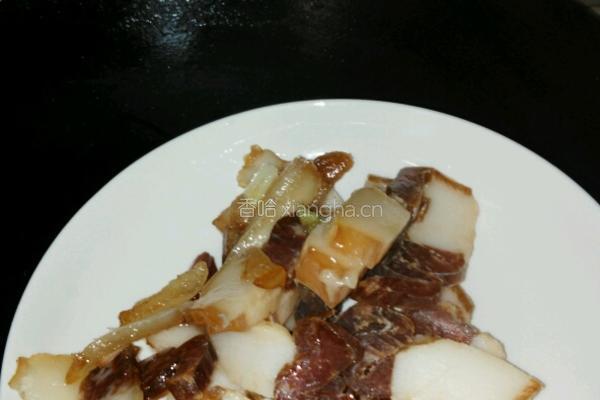双翠炒腊肉的做法图解1