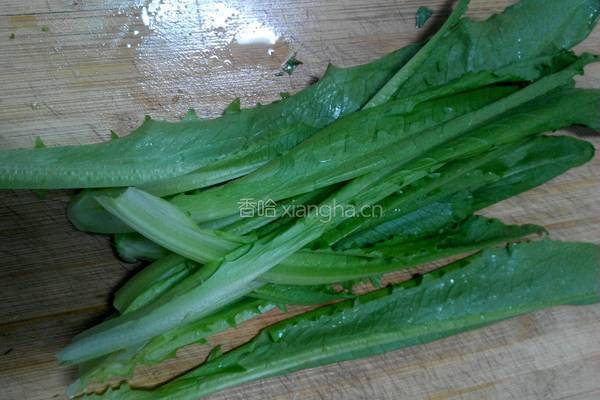 粉蒸油麦菜的做法图解1