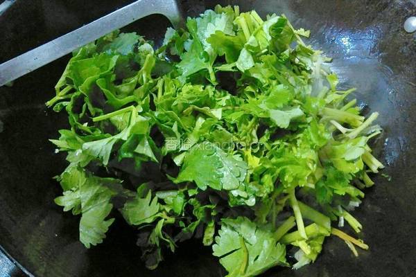 香芹炒臭干的做法图解6