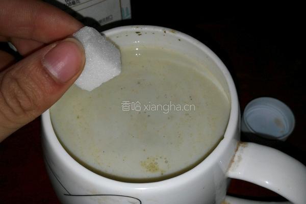 抹茶牛奶碰的做法图解4