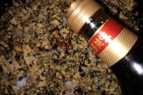 茄子鸡蛋木耳饺子陷的做法图解7