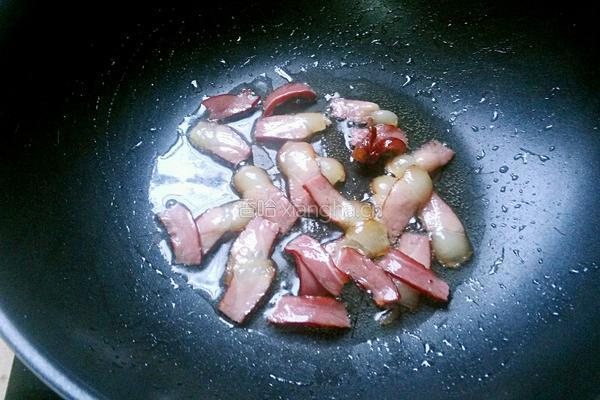 荷兰豆炒腊肉的做法图解3