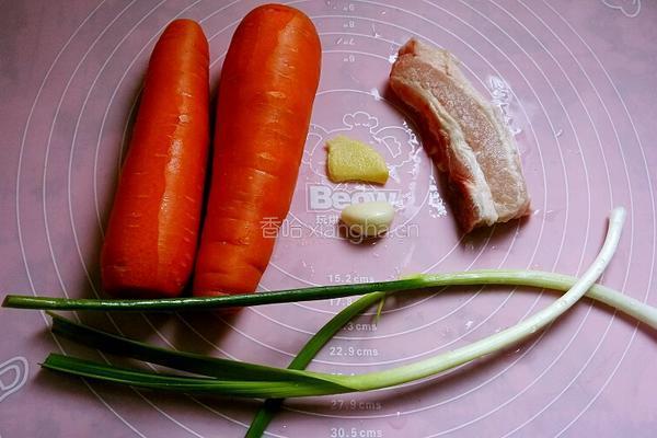 胡萝卜炒肉丝的做法图解1