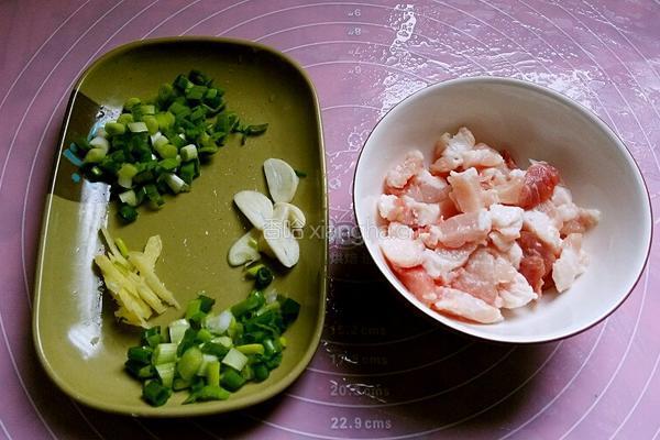 胡萝卜炒肉丝的做法图解3